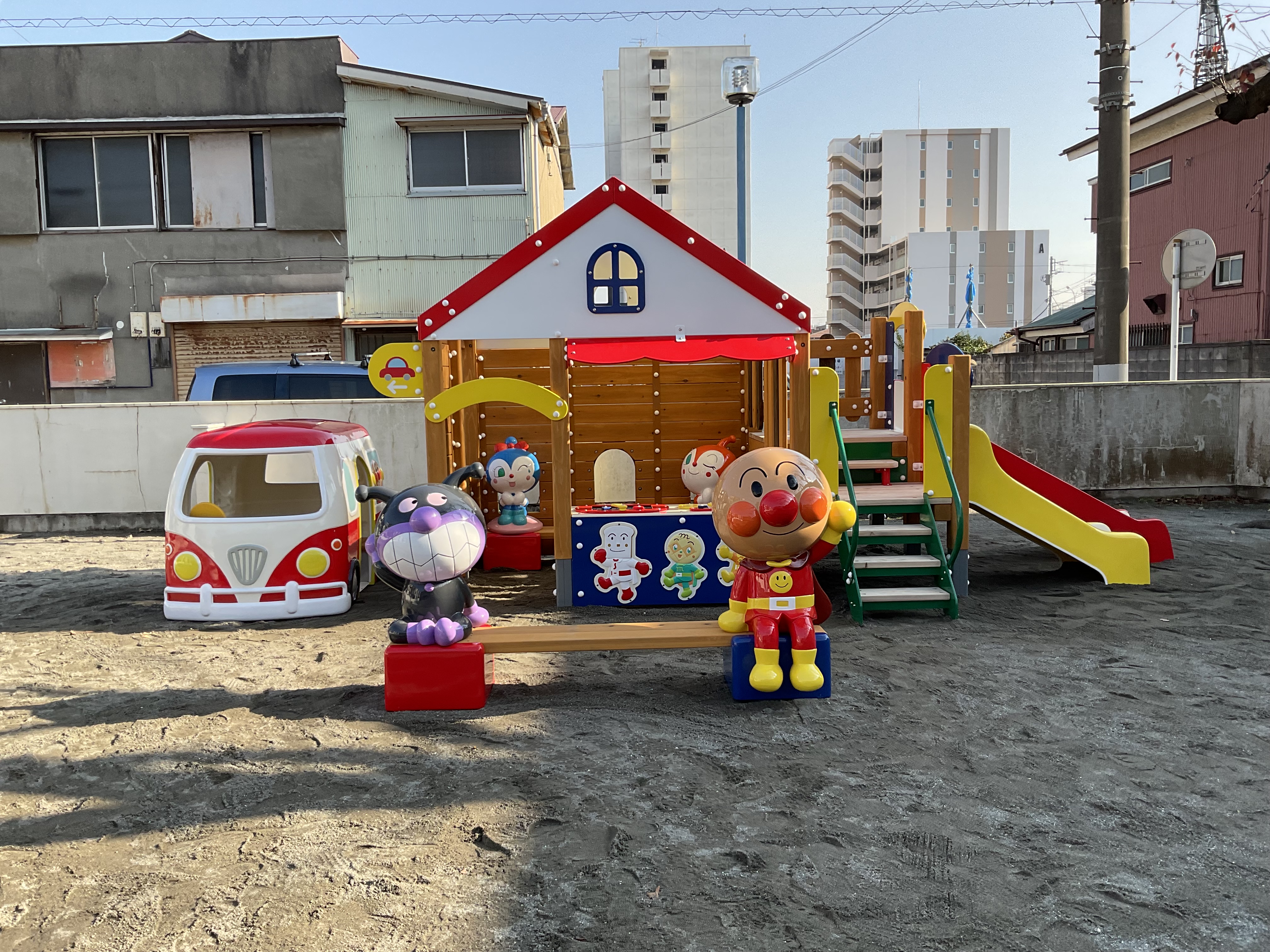 ◆アンパンマン　エンボス　サイン　看板　外構　飾り　幼稚園/保育園　こども園　遊園地　キッズルーム　他◆ DSCN0427.jpg